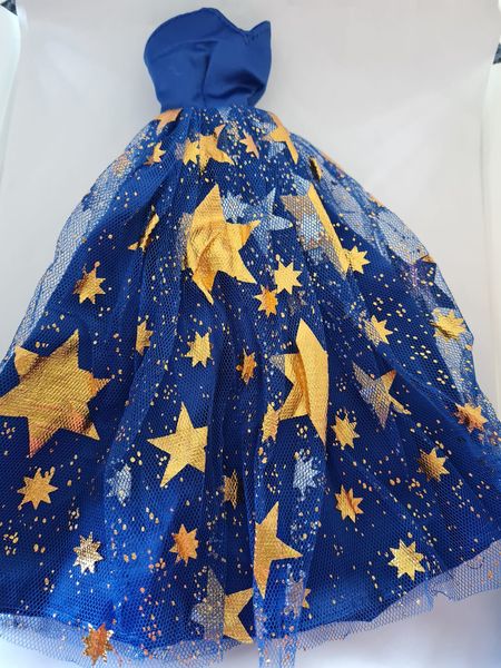 black and gold puff sleeve dress Joules blue velvet long sleeve dress with gold stars. Elastic waist, two side pockets and two star buttons at back. Size 3T main image 0
